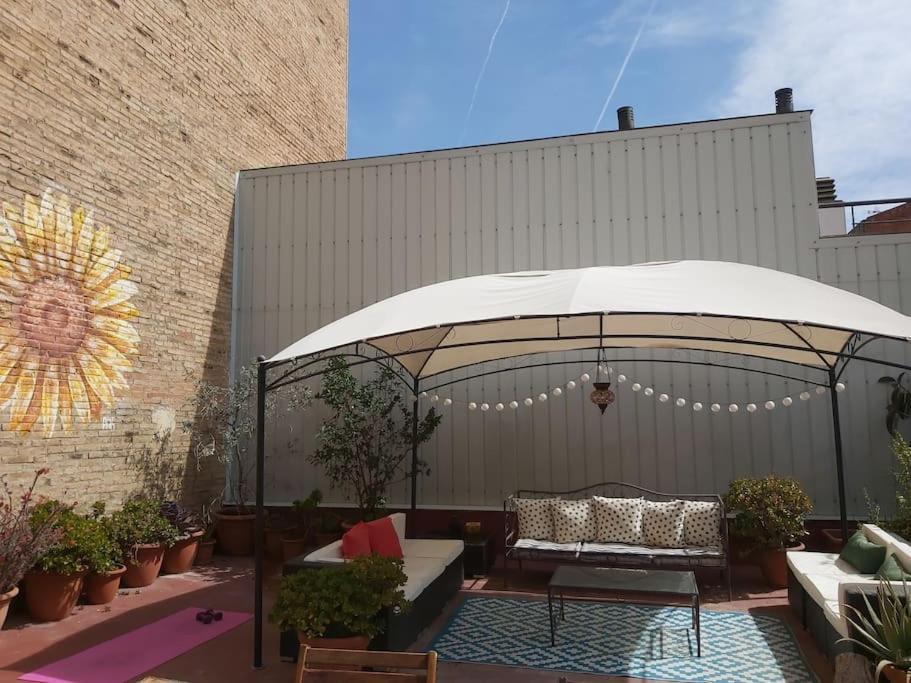 Small Room In Sants With Huge Terrace Barcelona Buitenkant foto