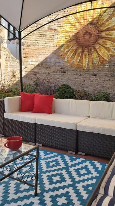 Small Room In Sants With Huge Terrace Barcelona Buitenkant foto